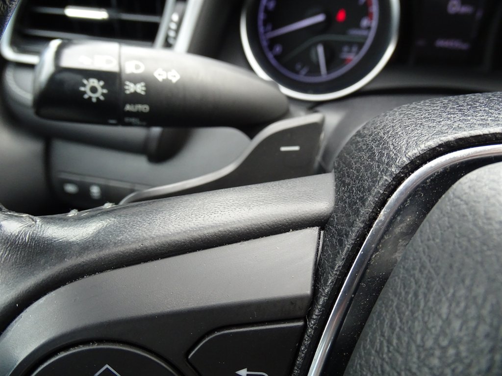 2020 Toyota Camry SE photo