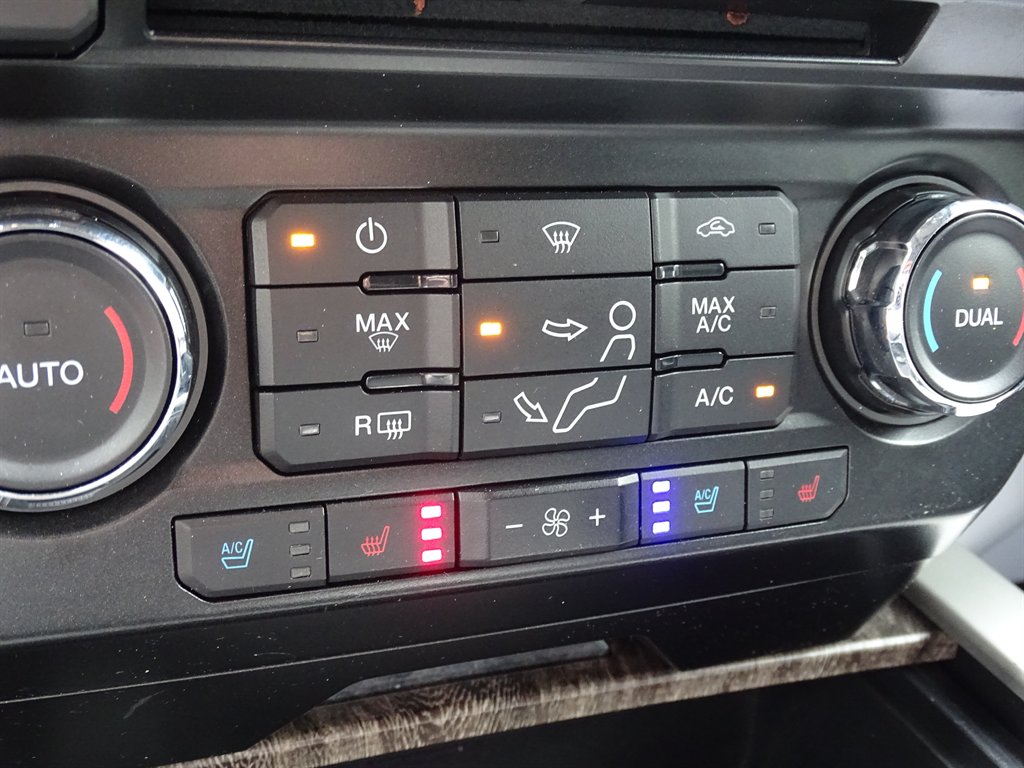 2017 Ford F250sd Lariat photo