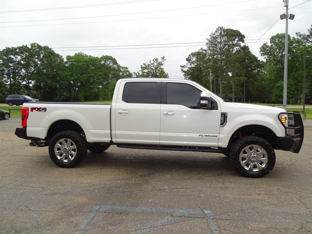 2017 Ford F250sd Lariat photo