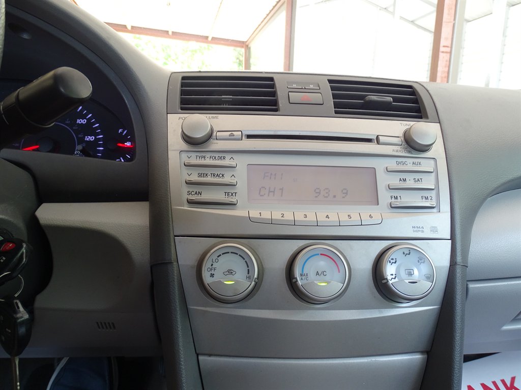 2010 Toyota Camry photo