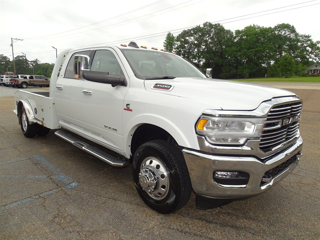 2021 RAM 3500 CAB/Chassis Laramie photo