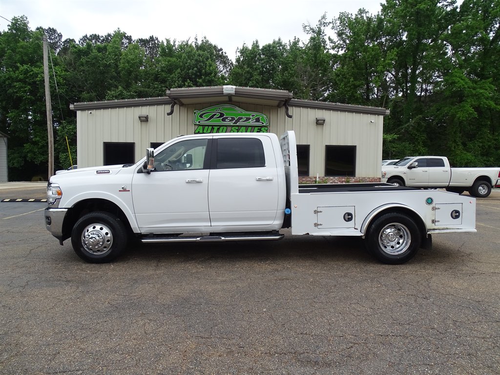 2021 RAM 3500 CAB/Chassis Laramie photo