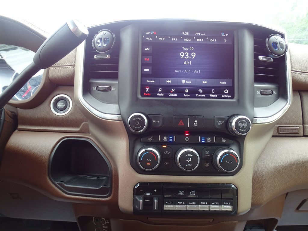 2021 RAM 3500 CAB/Chassis Laramie photo