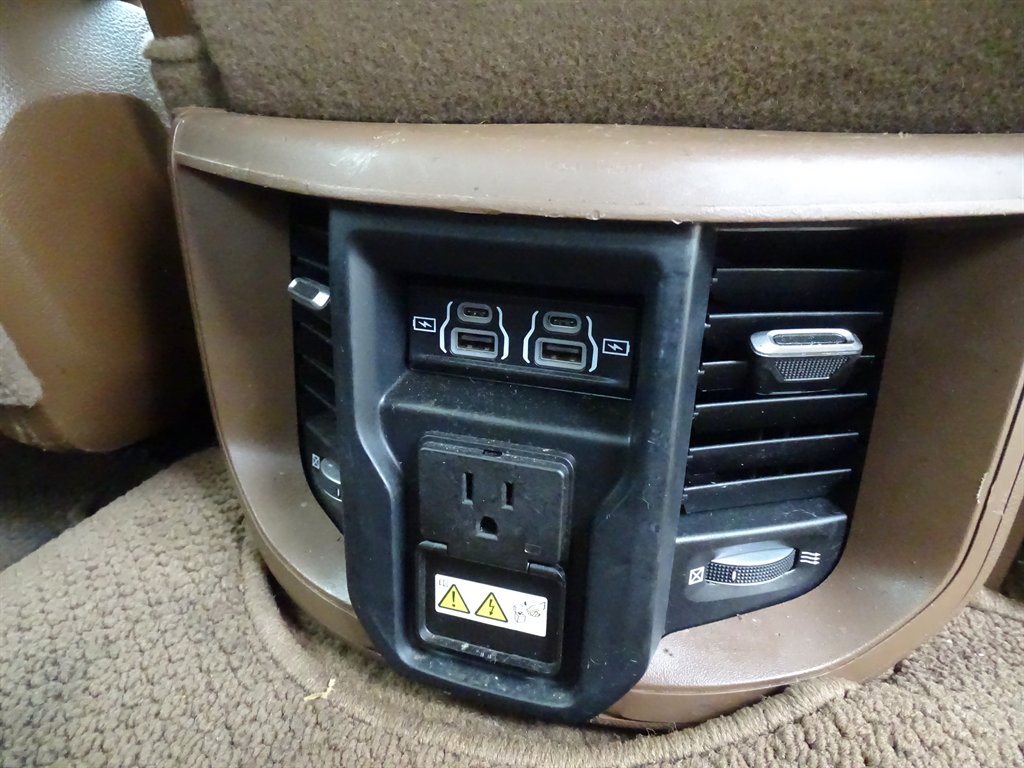 2021 RAM 3500 CAB/Chassis Laramie photo