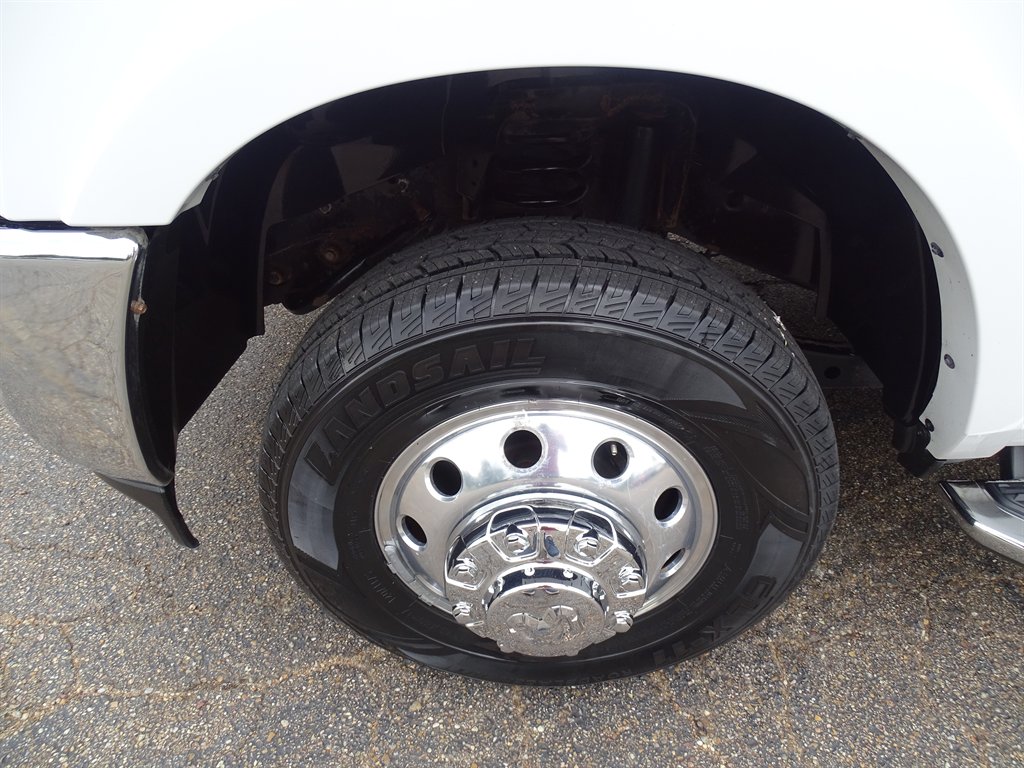 2021 RAM 3500 CAB/Chassis Laramie photo