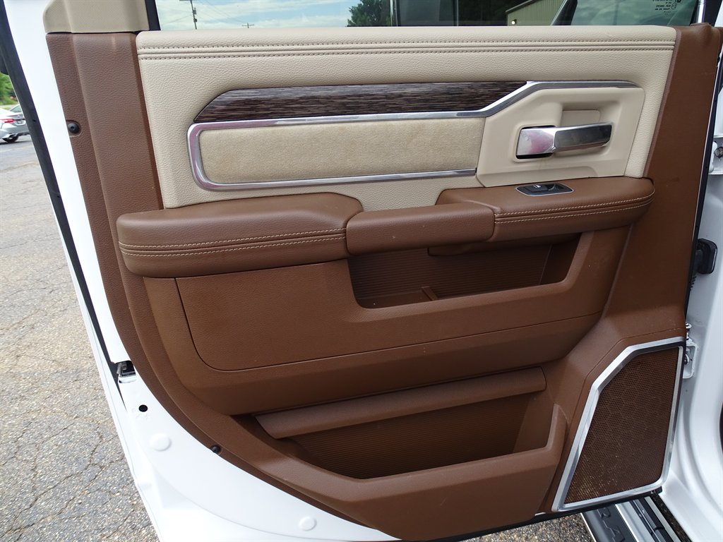 2021 RAM 3500 CAB/Chassis Laramie photo