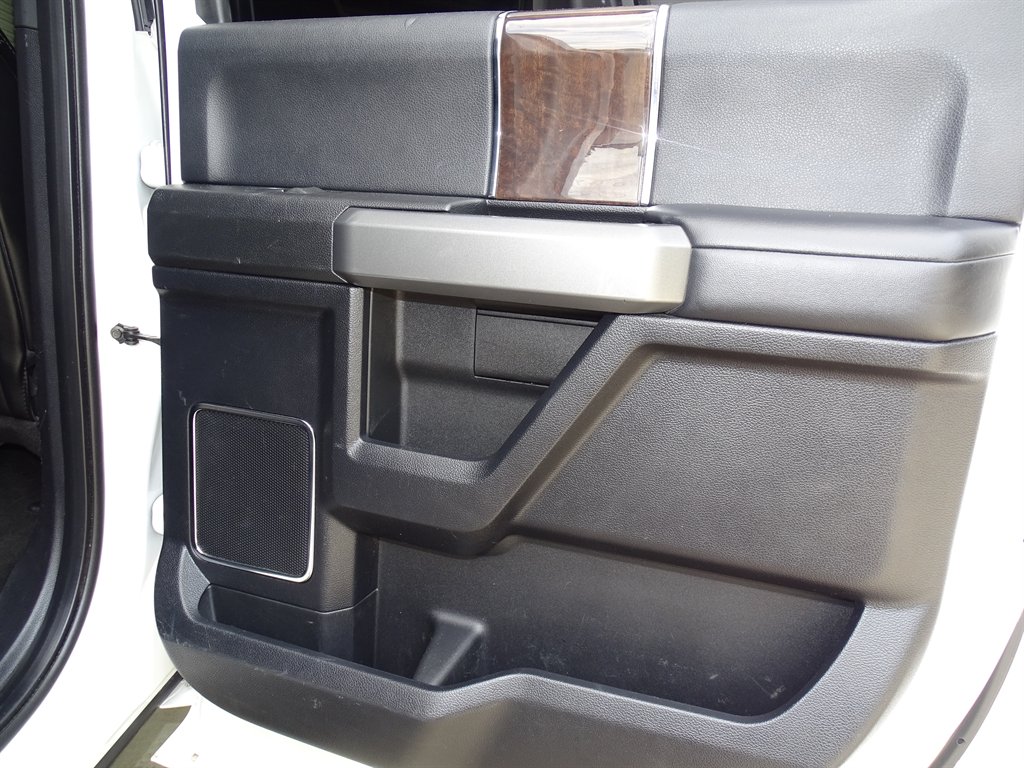 2017 Ford F350sd Platinum photo