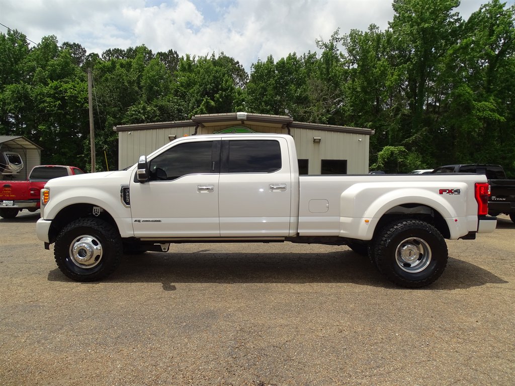 2017 Ford F350sd Platinum photo