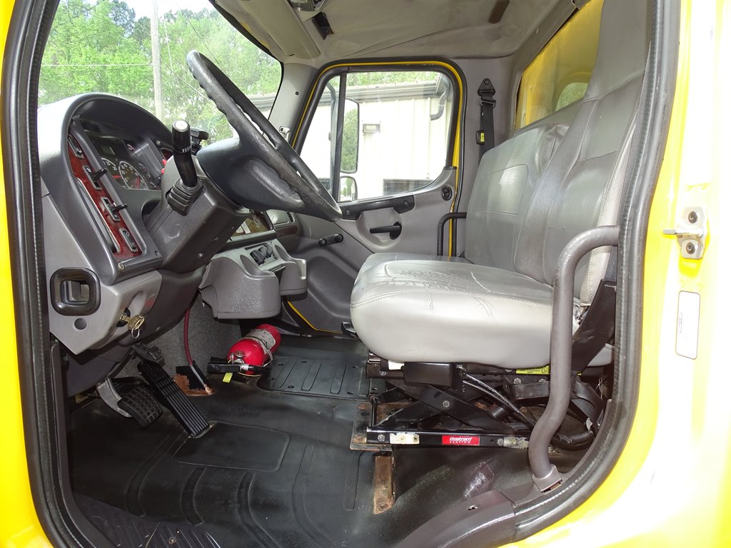 2014 Freightliner M2 - $21,999