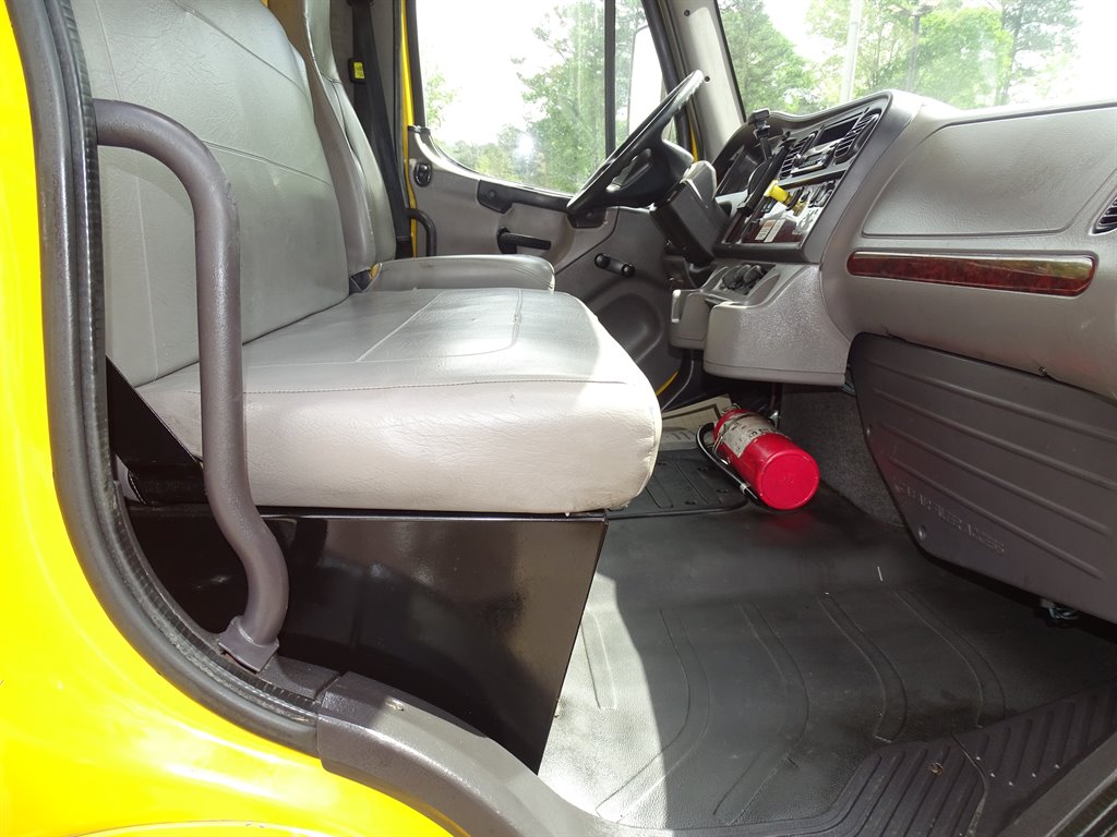 2014 Freightliner M2 - $21,999
