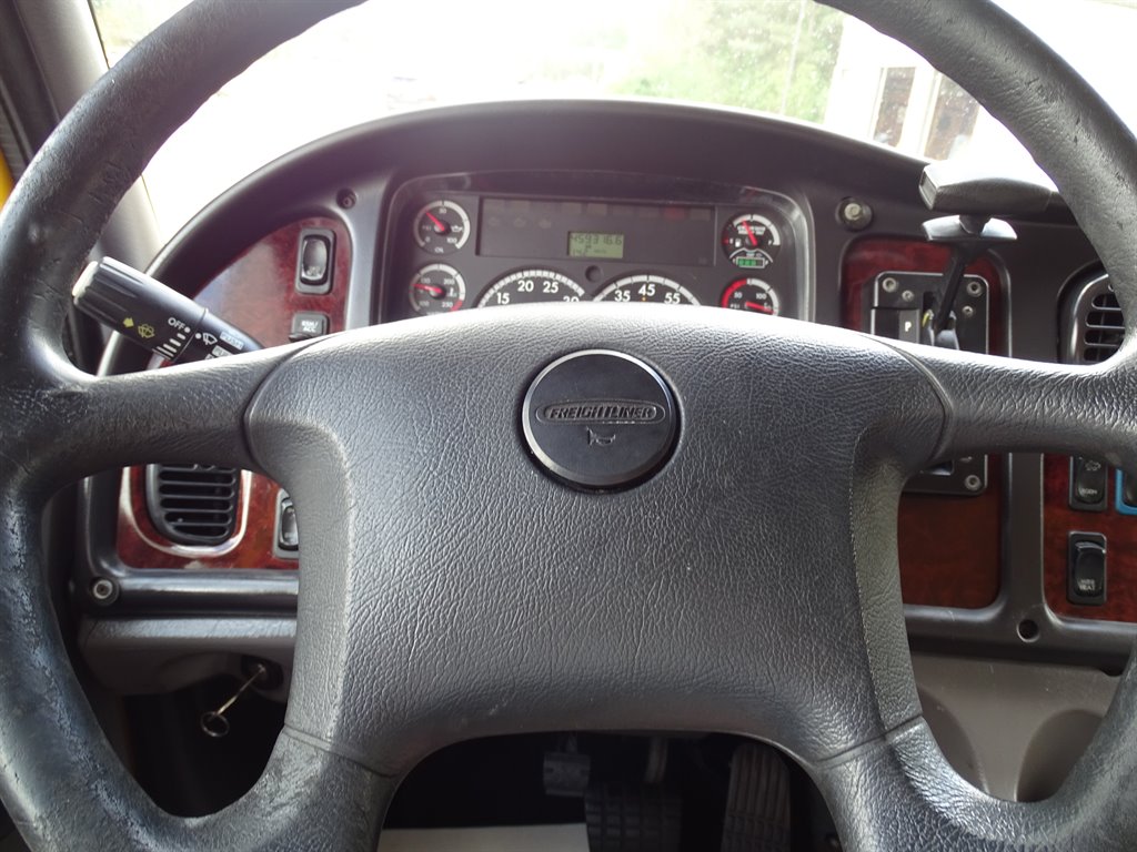 2014 Freightliner M2 - $21,999