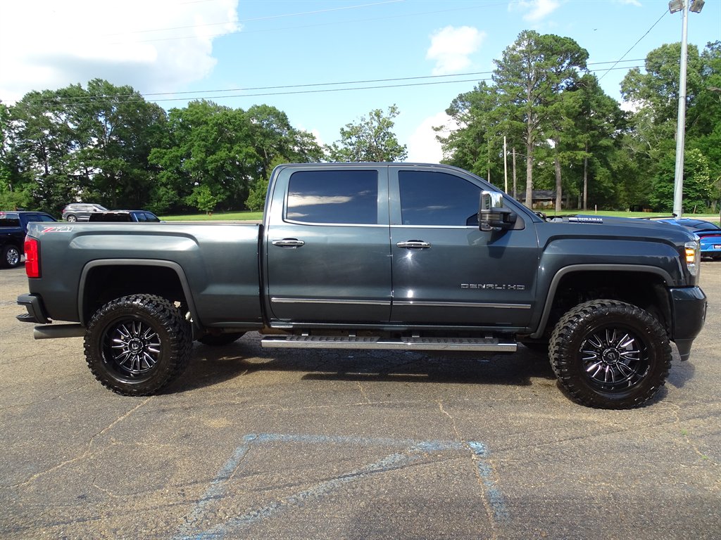 2018 GMC Sierra - $45,999