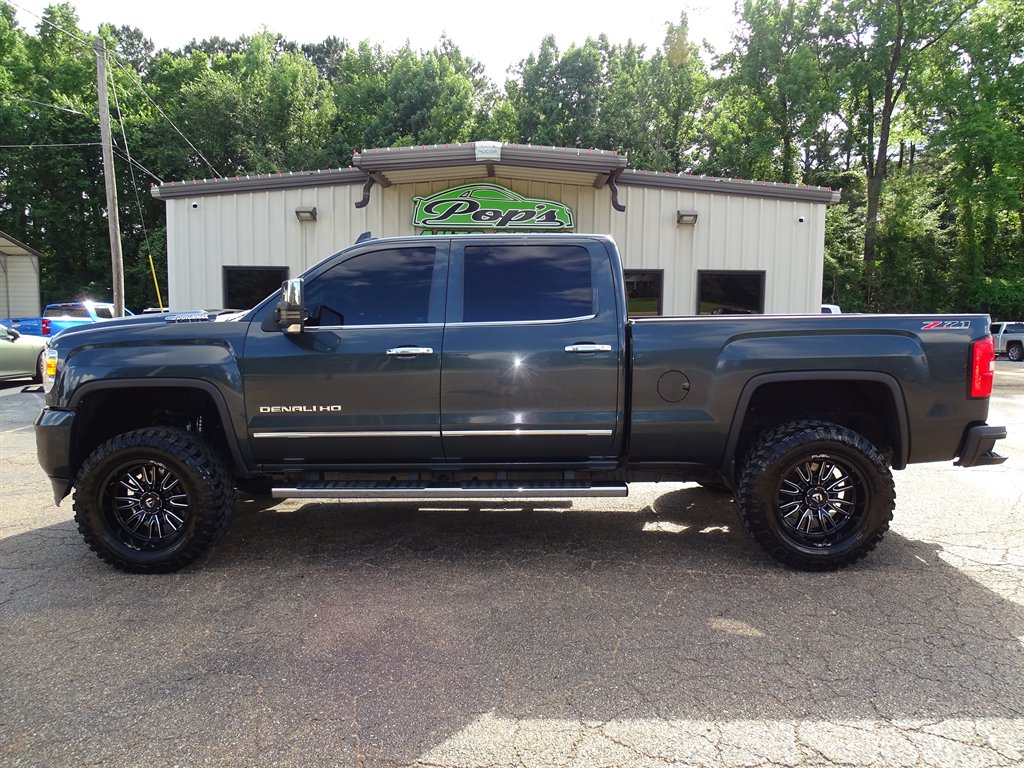 2018 GMC Sierra - $45,999