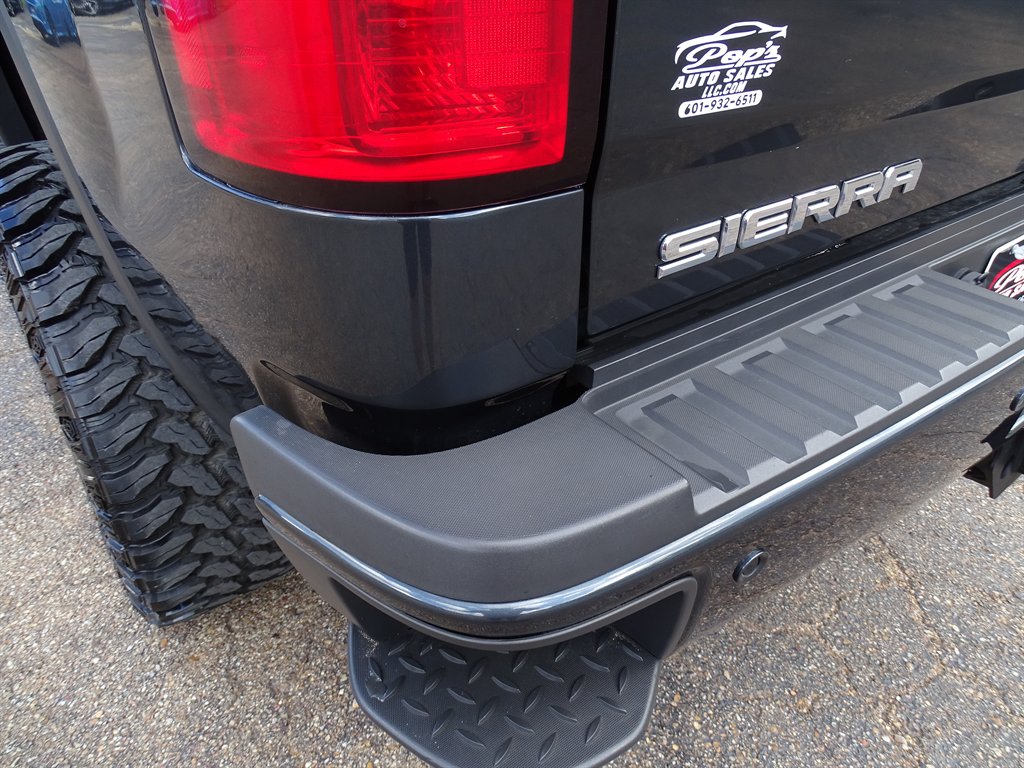 2018 GMC Sierra - $45,999