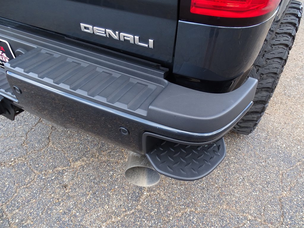 2018 GMC Sierra - $45,999