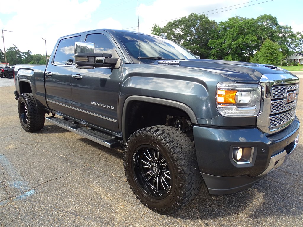 2018 GMC Sierra - $45,999