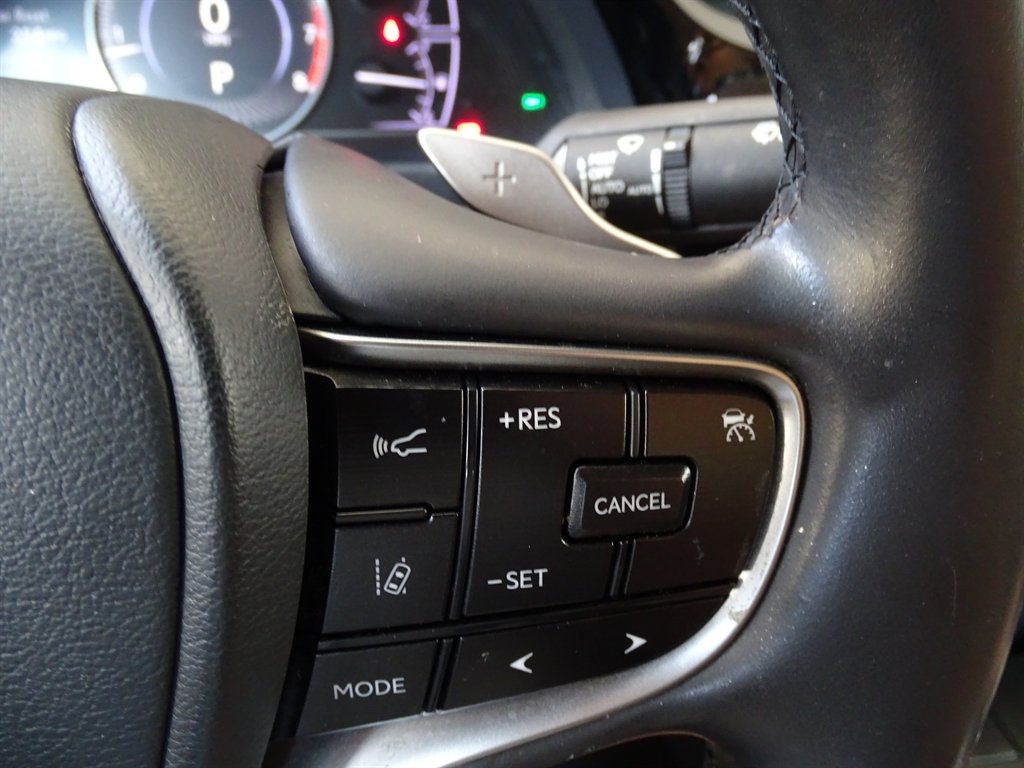 2023 Lexus ES - $34,999