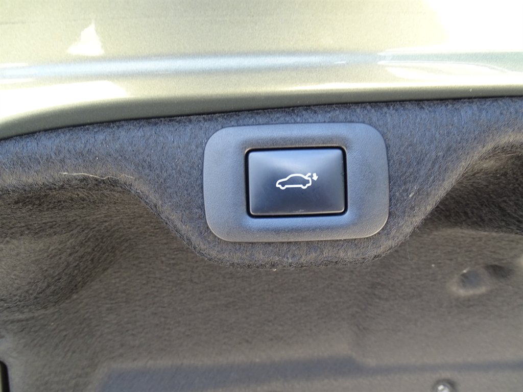 2023 Lexus ES - $34,999