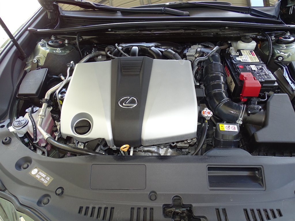 2023 Lexus ES - $34,999