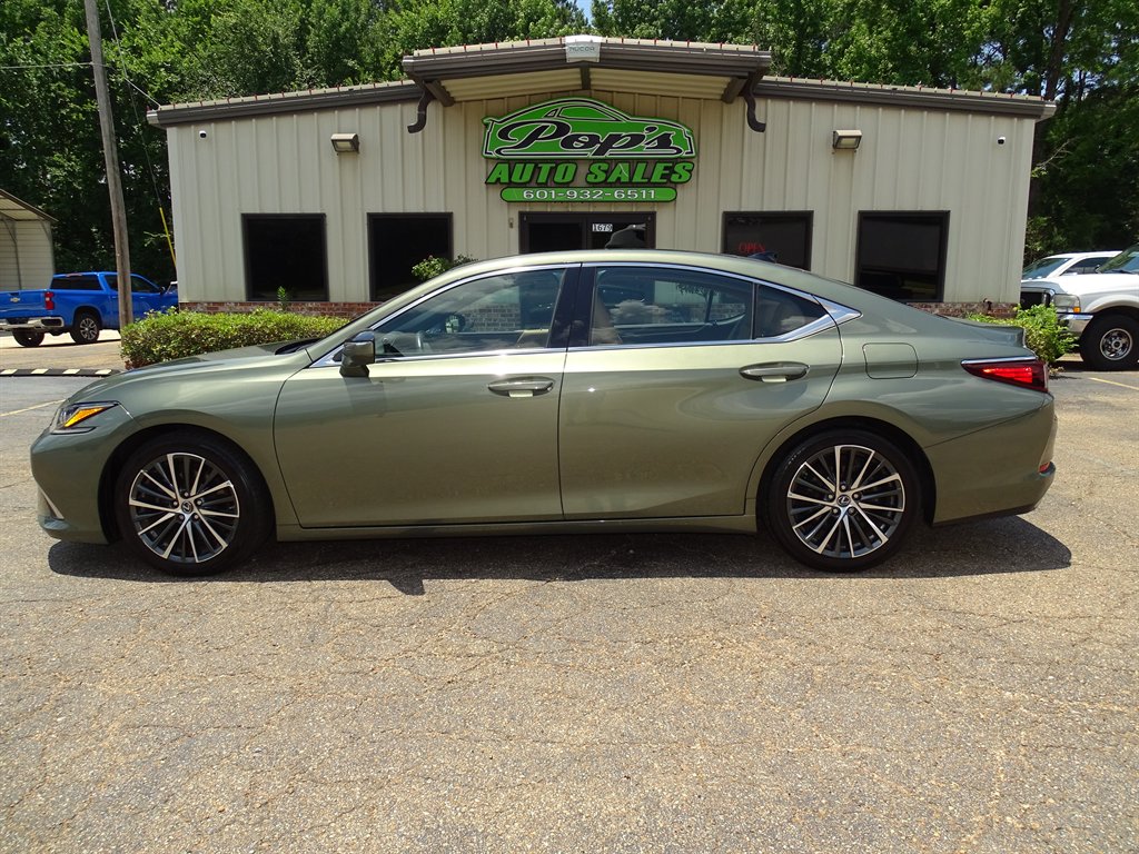 2023 Lexus ES - $34,999