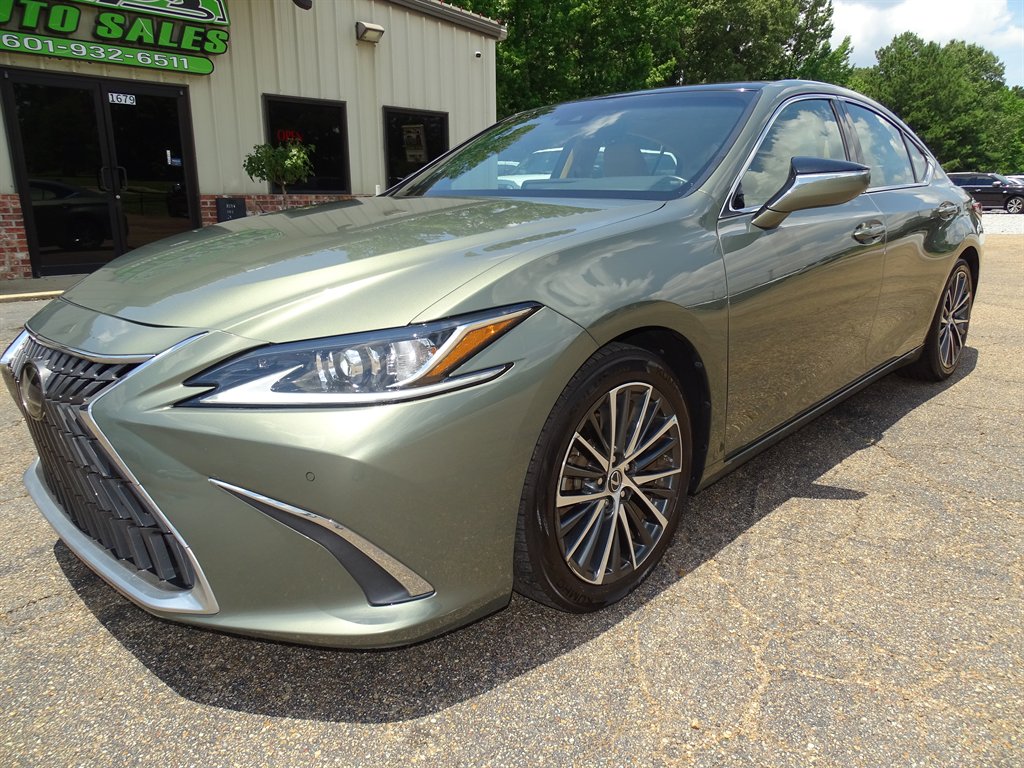 2023 Lexus ES - $34,999