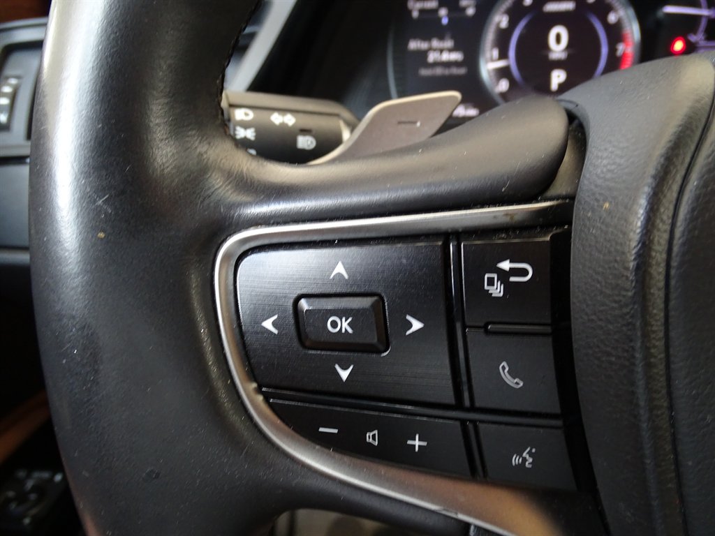 2023 Lexus ES - $34,999