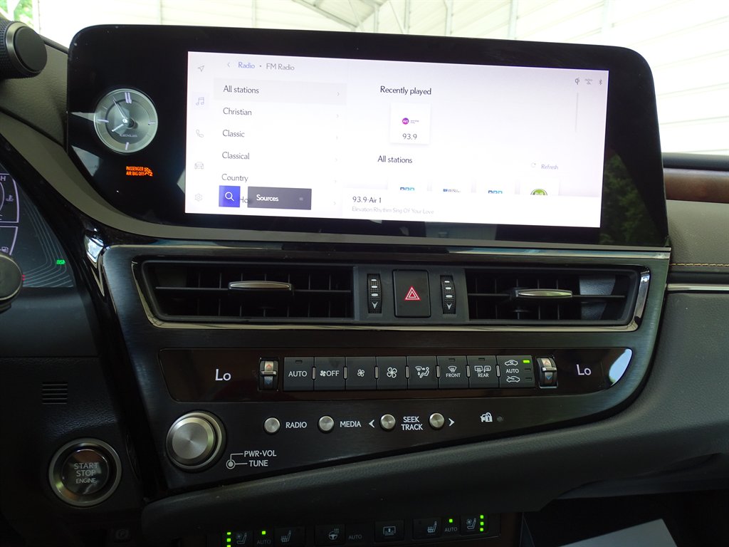 2023 Lexus ES - $34,999