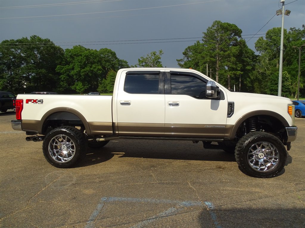 2017 Ford F-250 - $43,999
