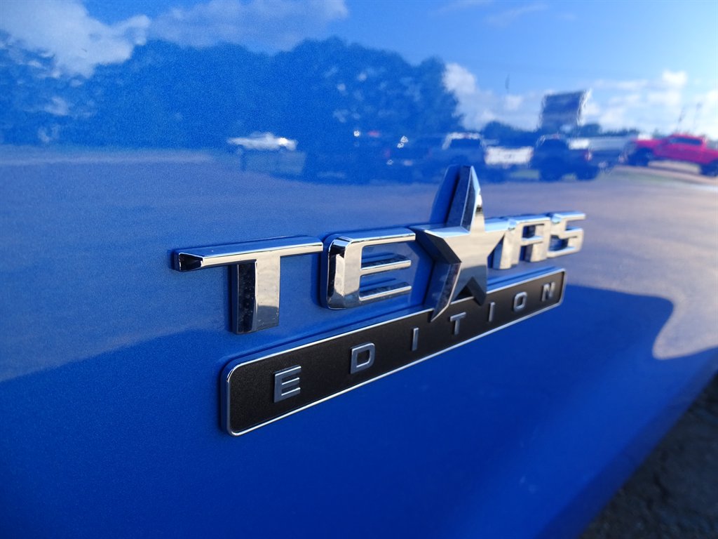 2025 Chevrolet Silverado 1500 - $47,999