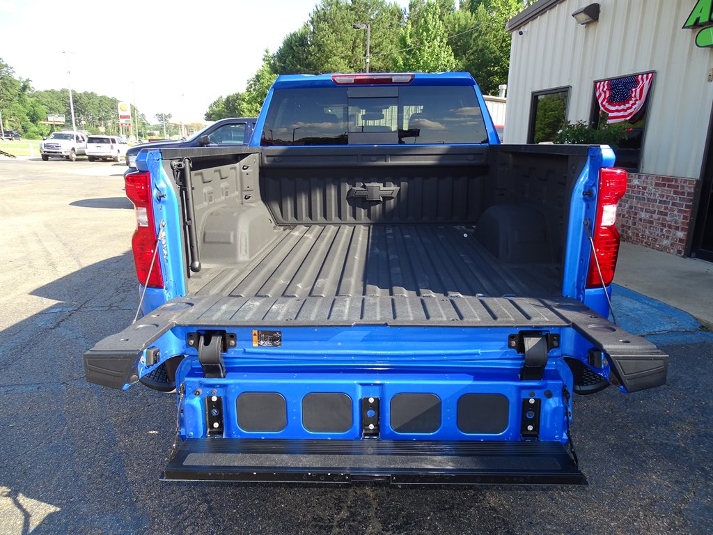 2025 Chevrolet Silverado 1500 - $47,999