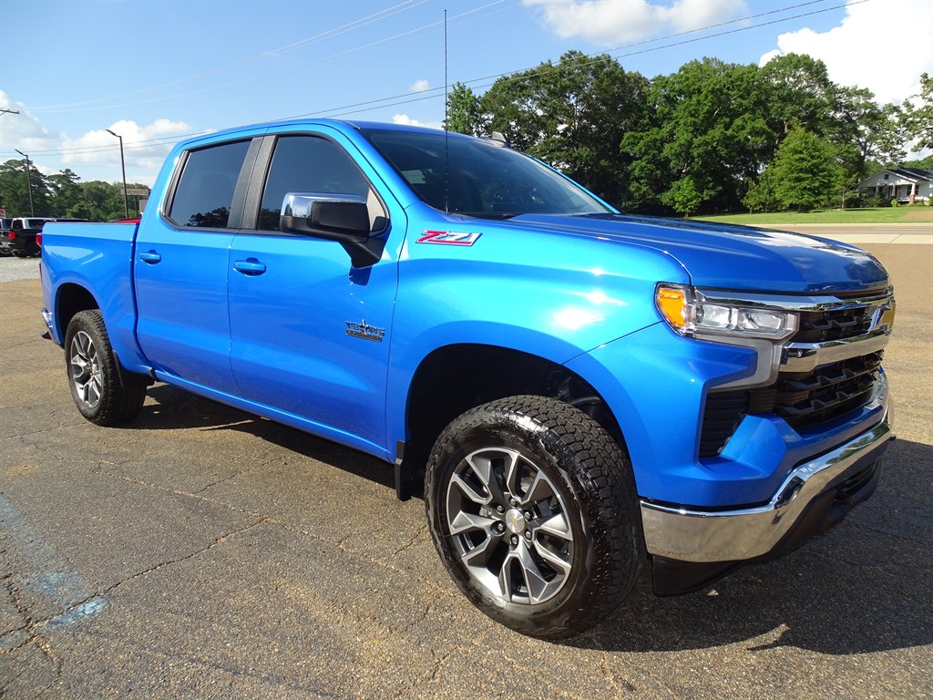 2025 Chevrolet Silverado 1500 - $47,999