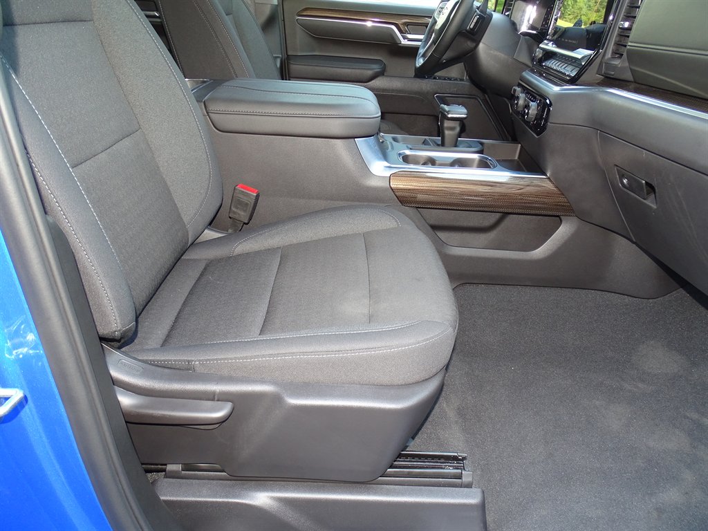 2025 Chevrolet Silverado 1500 - $47,999