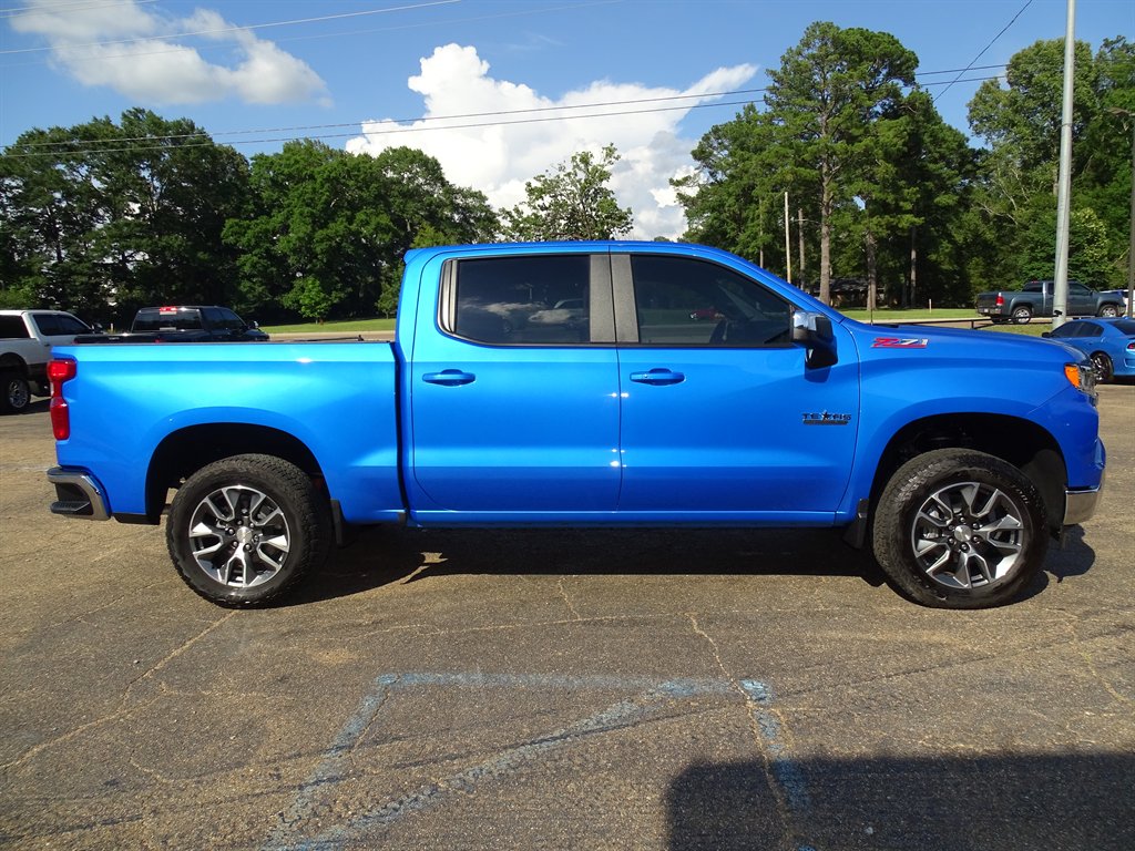 2025 Chevrolet Silverado 1500 - $47,999