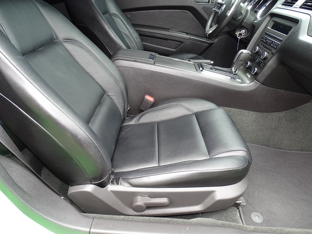 2014 Ford Mustang - $28,999