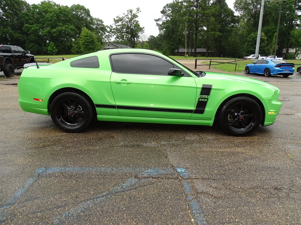 2014 Ford Mustang - $28,999