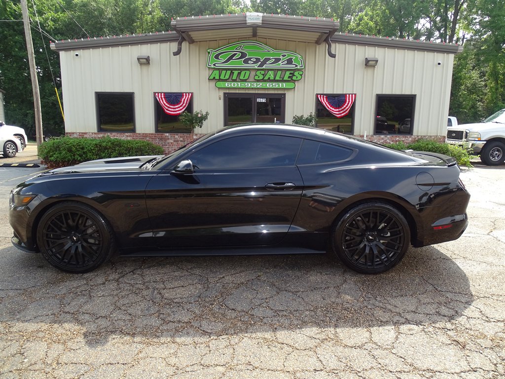 2017 Ford Mustang - $27,999