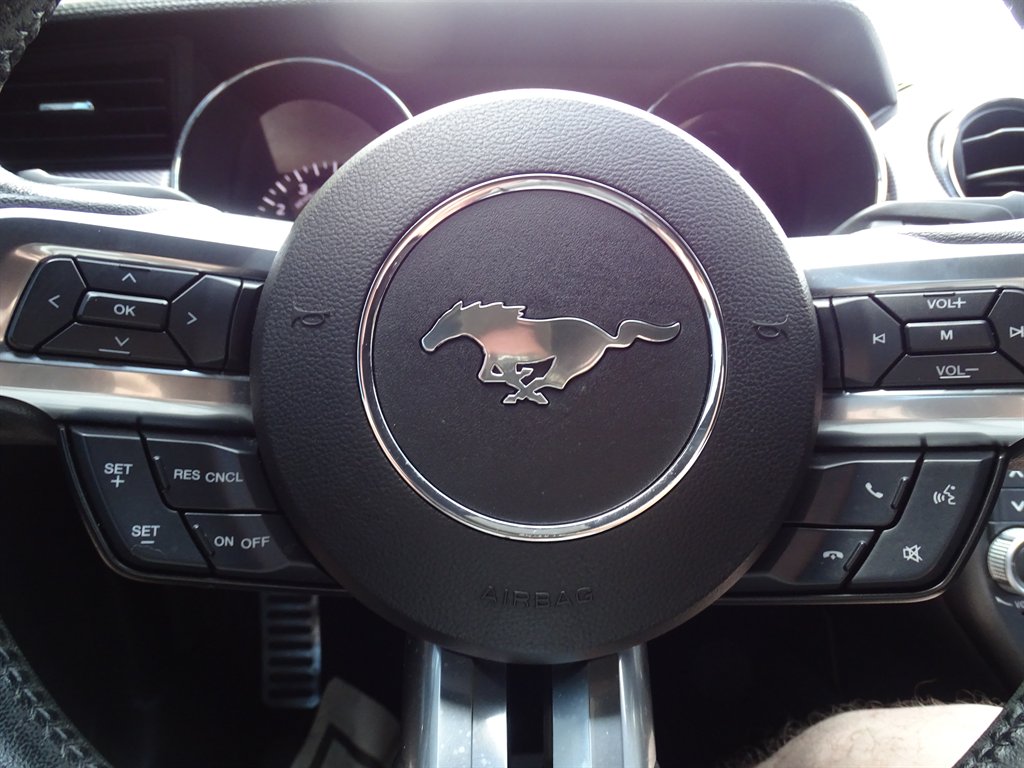 2017 Ford Mustang - $27,999