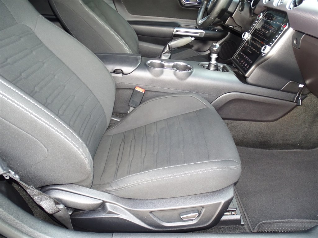 2017 Ford Mustang - $27,999