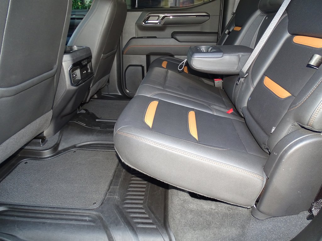 2023 GMC Sierra - $45,999