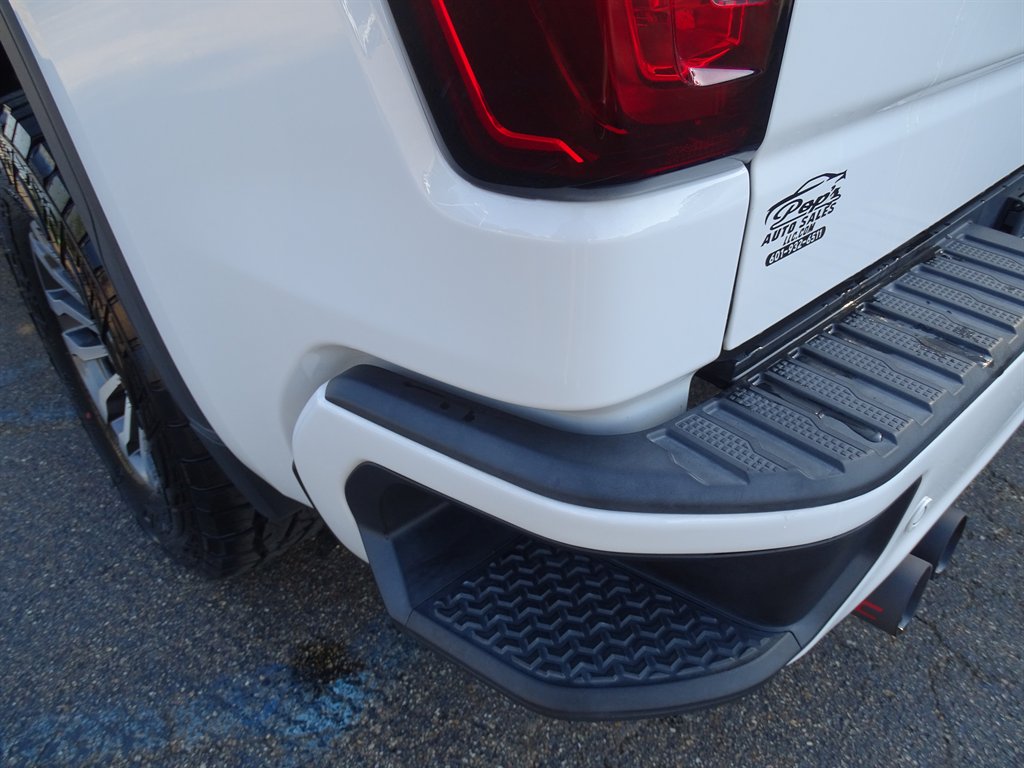 2023 GMC Sierra - $45,999
