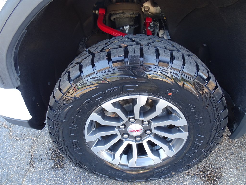 2023 GMC Sierra - $45,999
