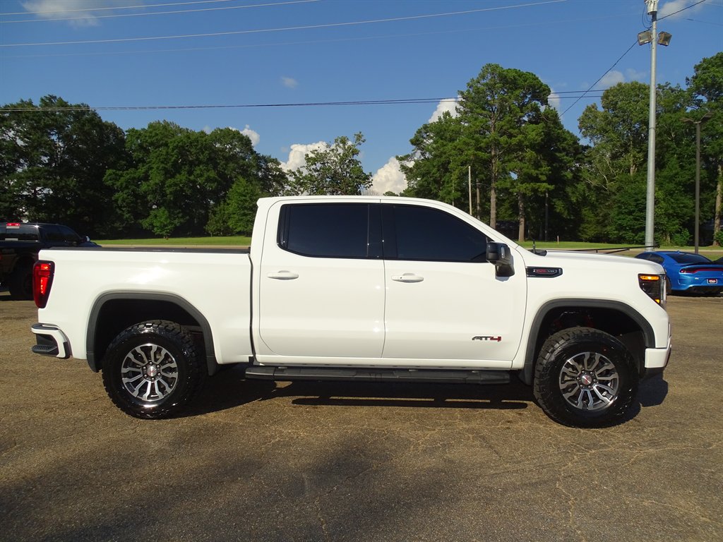 2023 GMC Sierra - $45,999