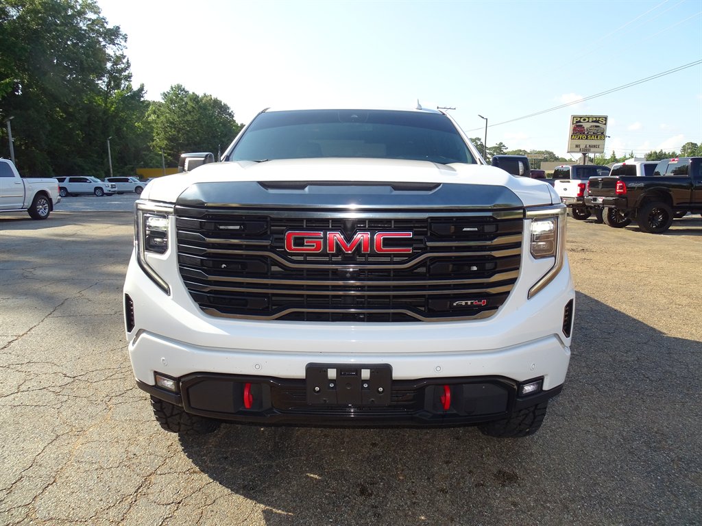 2023 GMC Sierra - $45,999
