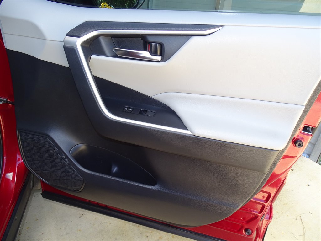 2020 Toyota RAV4 - $23,999