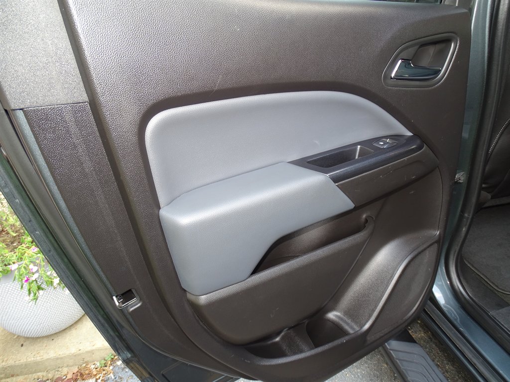 2017 Chevrolet Colorado - $20,999