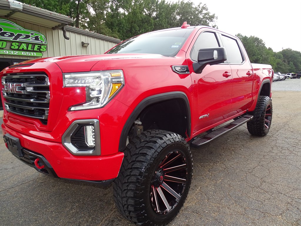 2021 GMC Sierra - $43,999