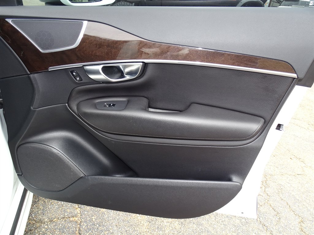 2019 Volvo XC90 - $19,999