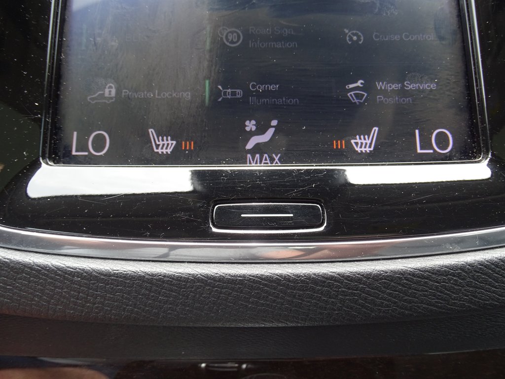 2019 Volvo XC90 - $19,999