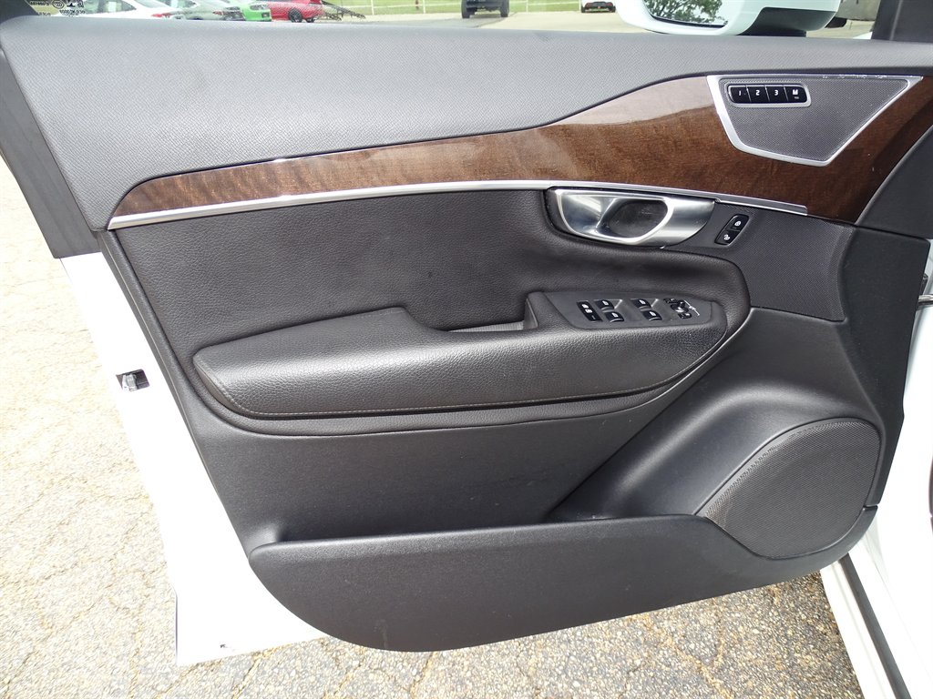 2019 Volvo XC90 - $19,999