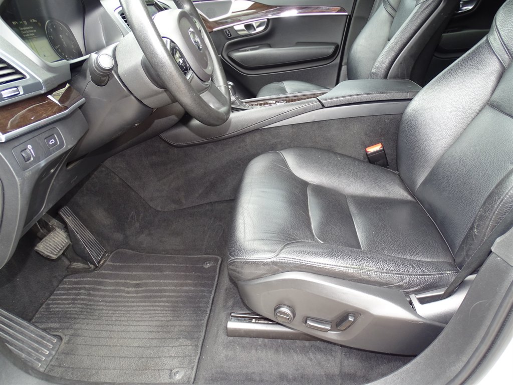 2019 Volvo XC90 - $19,999